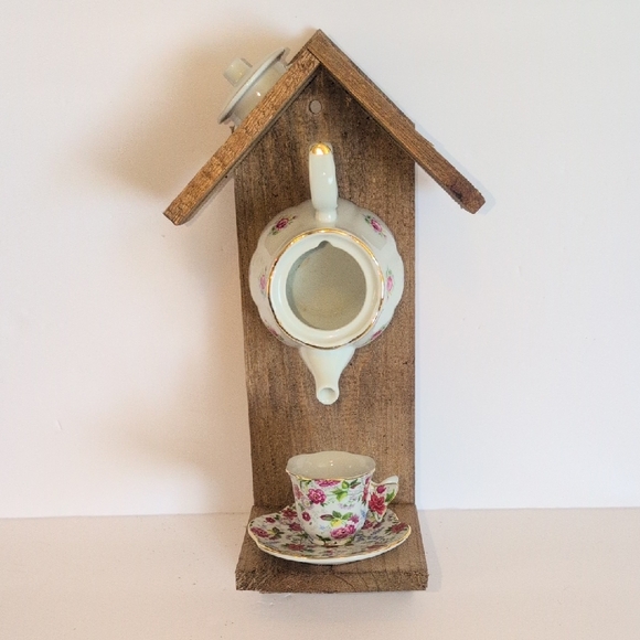 Other - Rustic Wooden Handcrafted Bird Feeder Roses Are Red